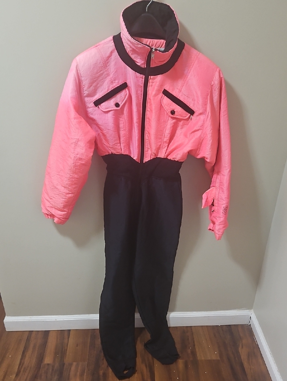 NILS Neon Pink and Black Ski Jacket with Vintage Graphic